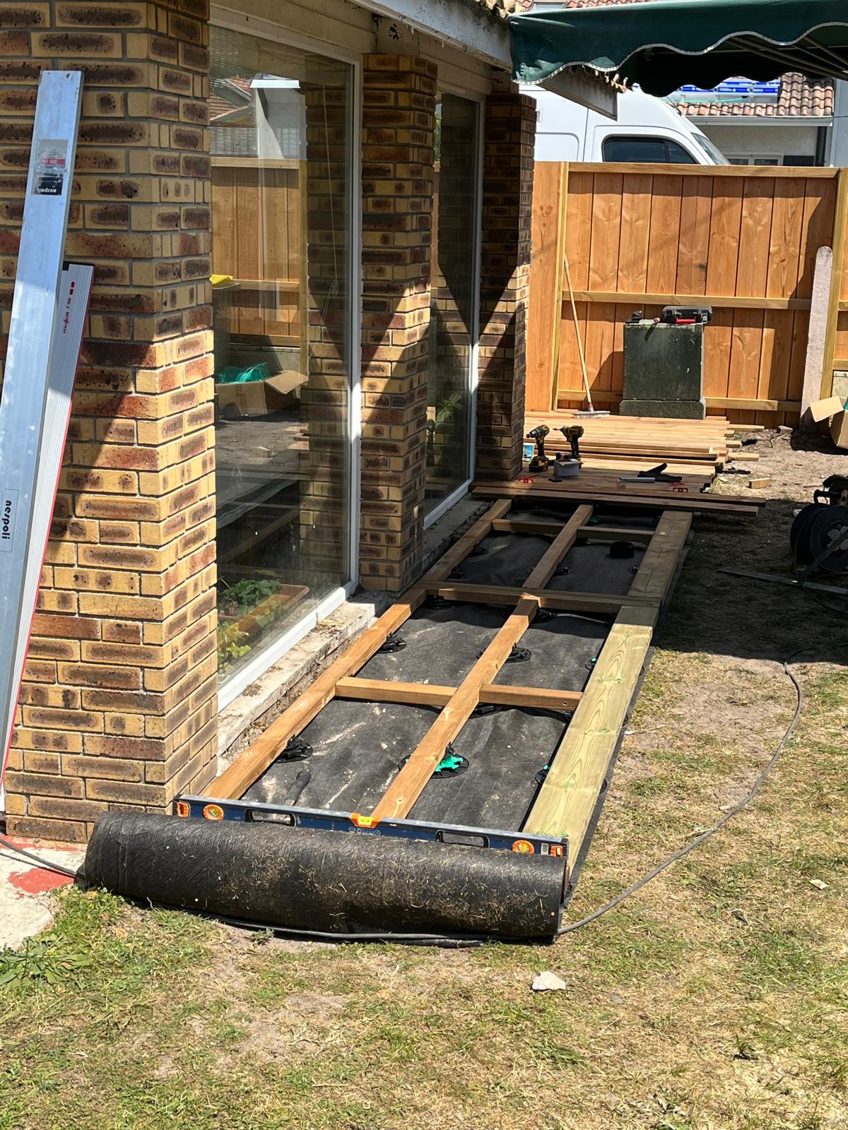 terrasse en bois en cours de réalisation par meacreations sur la commune d'Audenge